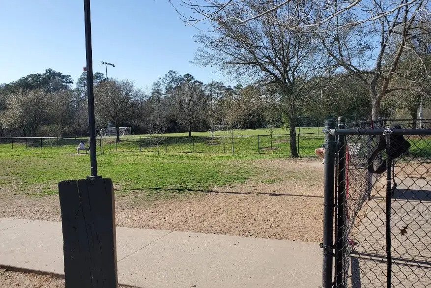 Dog run fence installation Houston TX by Griffin Fence